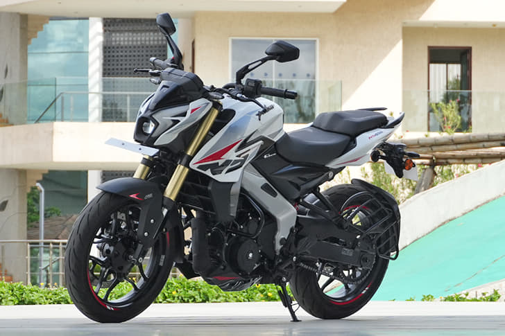 Bajaj Pulsar NS400Z Images