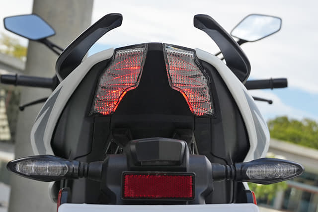 Rear View Image - 40004