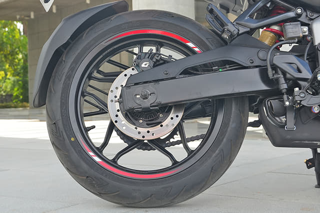 Rear Wheels Image - 40013