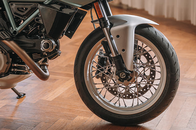 Front Wheels Image - 40393