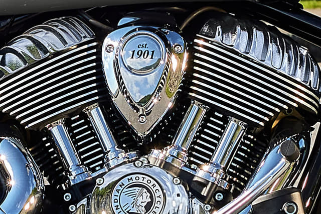 Engine Shot Right Image - 39567