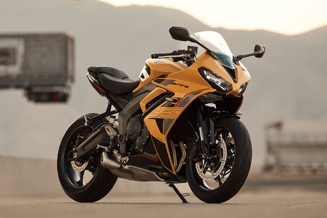 Triumph Daytona 660 Front Right Three Quarter