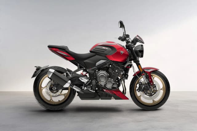 Triumph Trident 800 Carnival Red Color Image
