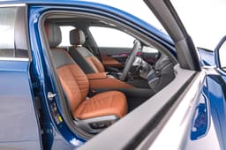 BMW i5 LWB Front Row Seats BMW i5 LWB Front Row Seats