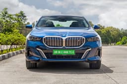 BMW i5 LWB Front View BMW i5 LWB Front View