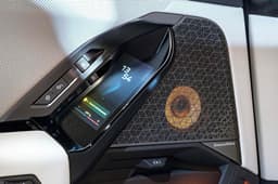 BMW i7 Door Controls