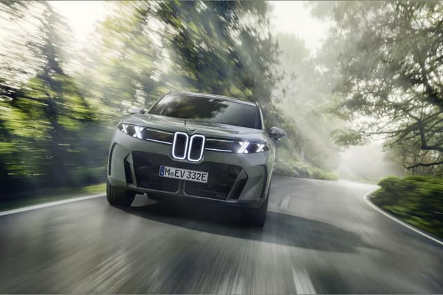 BMW iX5 LWB Front View