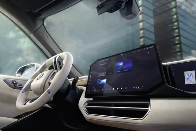 BMW iX5 LWB Infotainment System
