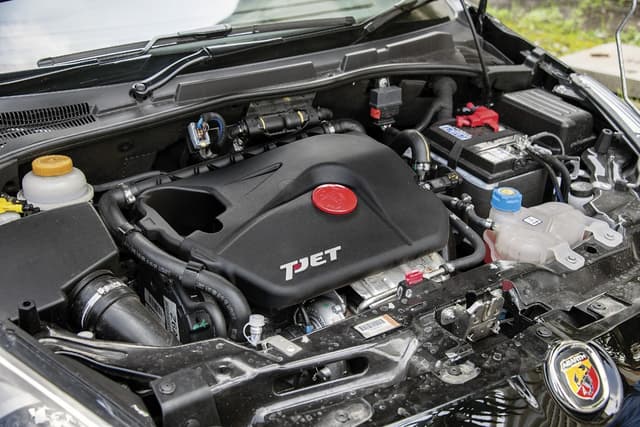 Open Bonnet Engine Shot Image - 39346