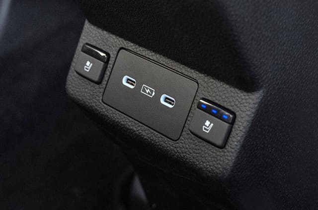 Charging Ports Image - 40061