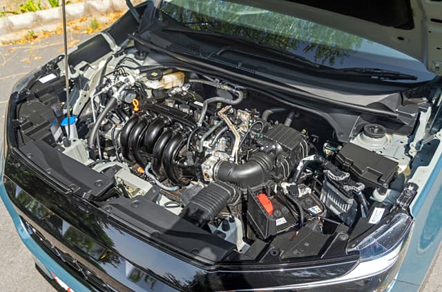 Open Bonnet Engine Shot Image - 40054