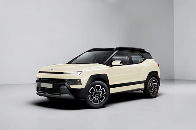 Atlas White with Black Roof color image