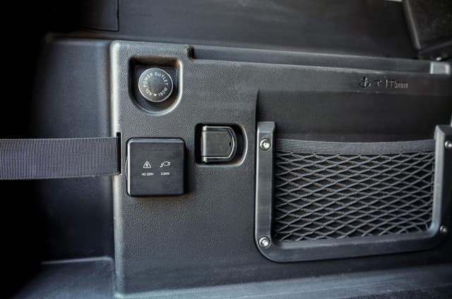 12V Power Outlets Image - 39499
