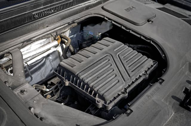 Open Bonnet Engine Shot Image - 39495