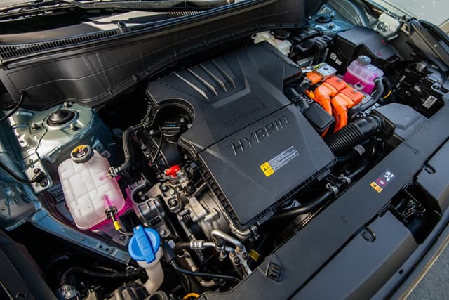 Open Bonnet Engine Shot Image - 40091