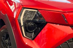 Mahindra XUV 3XO Headlight