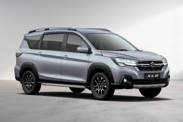 Maruti Suzuki XL6 Splendid Silver Color Image