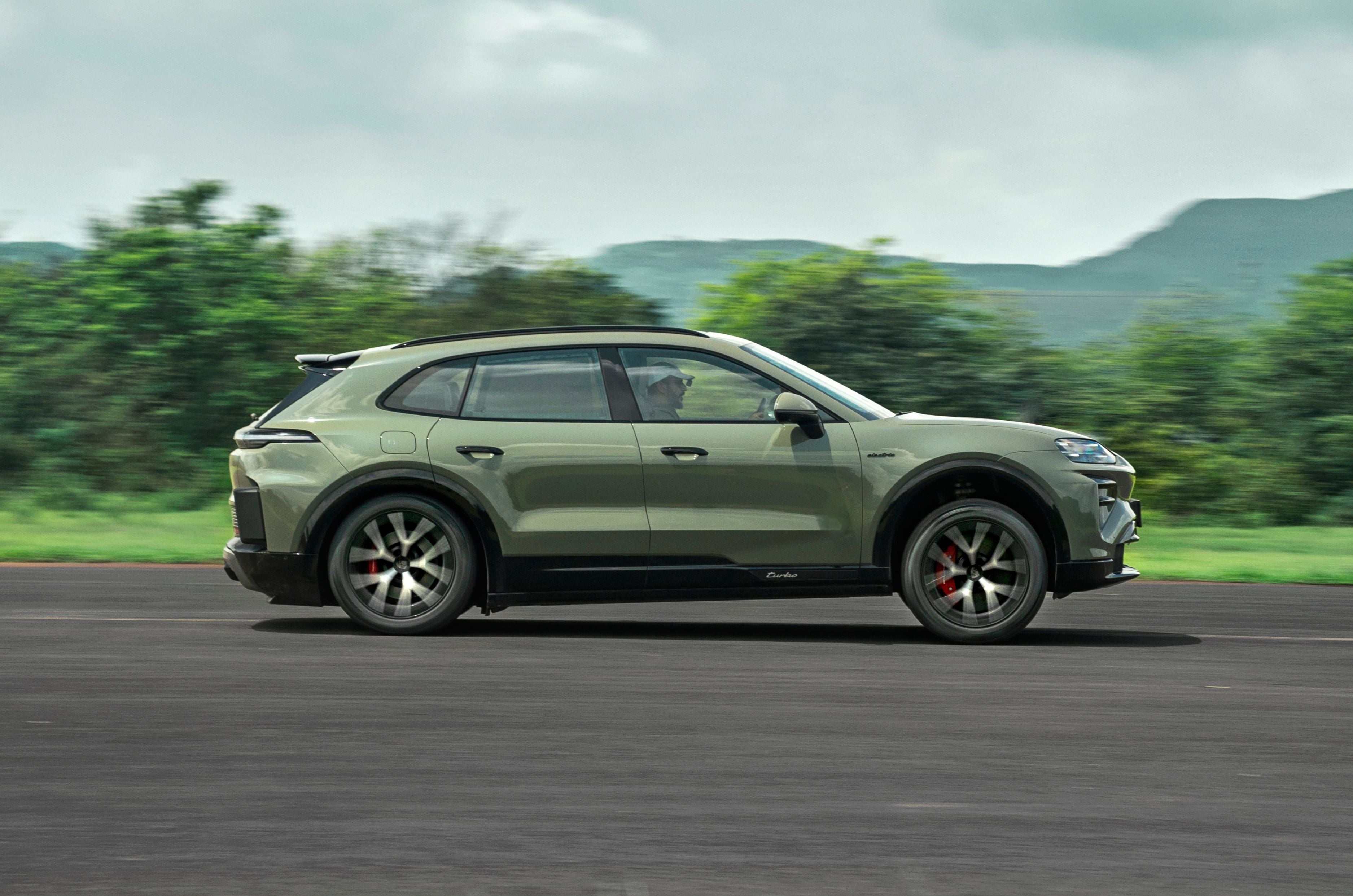 Porsche Cayenne Electric Right Side View