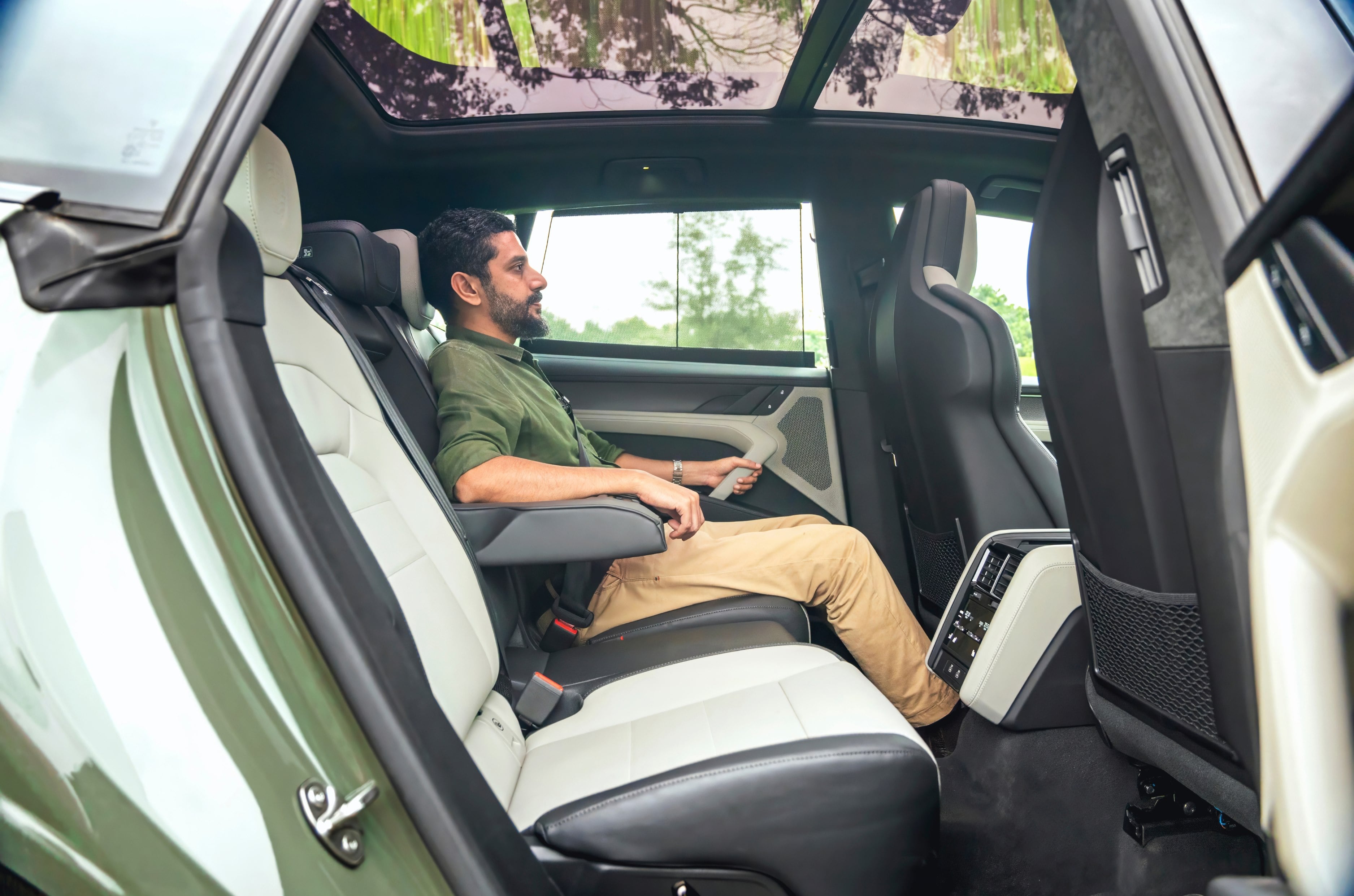 Porsche Cayenne Electric Second Row Seats