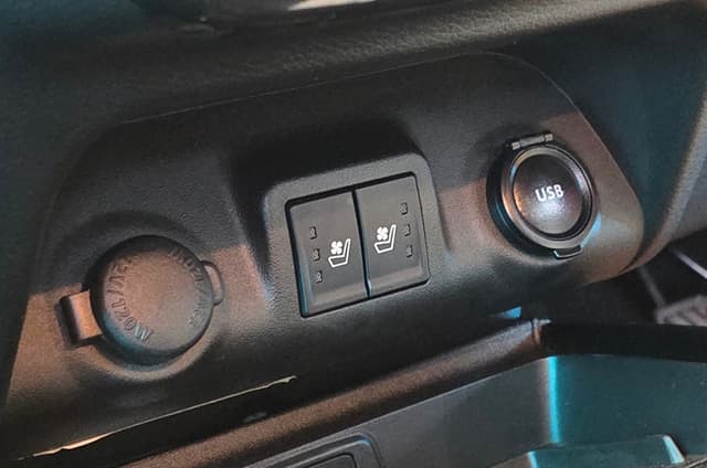 Charging Ports Image - 40159