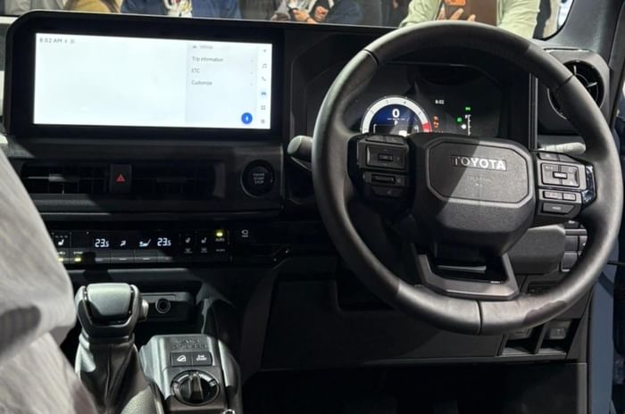 Toyota Land Cruiser FJ interior