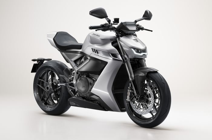 Norton Manx front right side static in studio