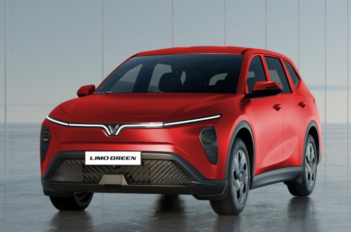 Vinfast Limogreen front three quarter