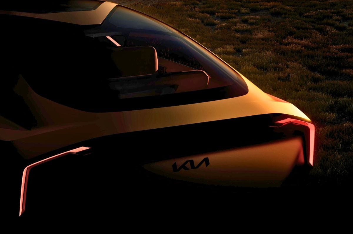 किआ स्टिंगर ईवी कॉन्सेप्ट का रियर टीज़ किया गया