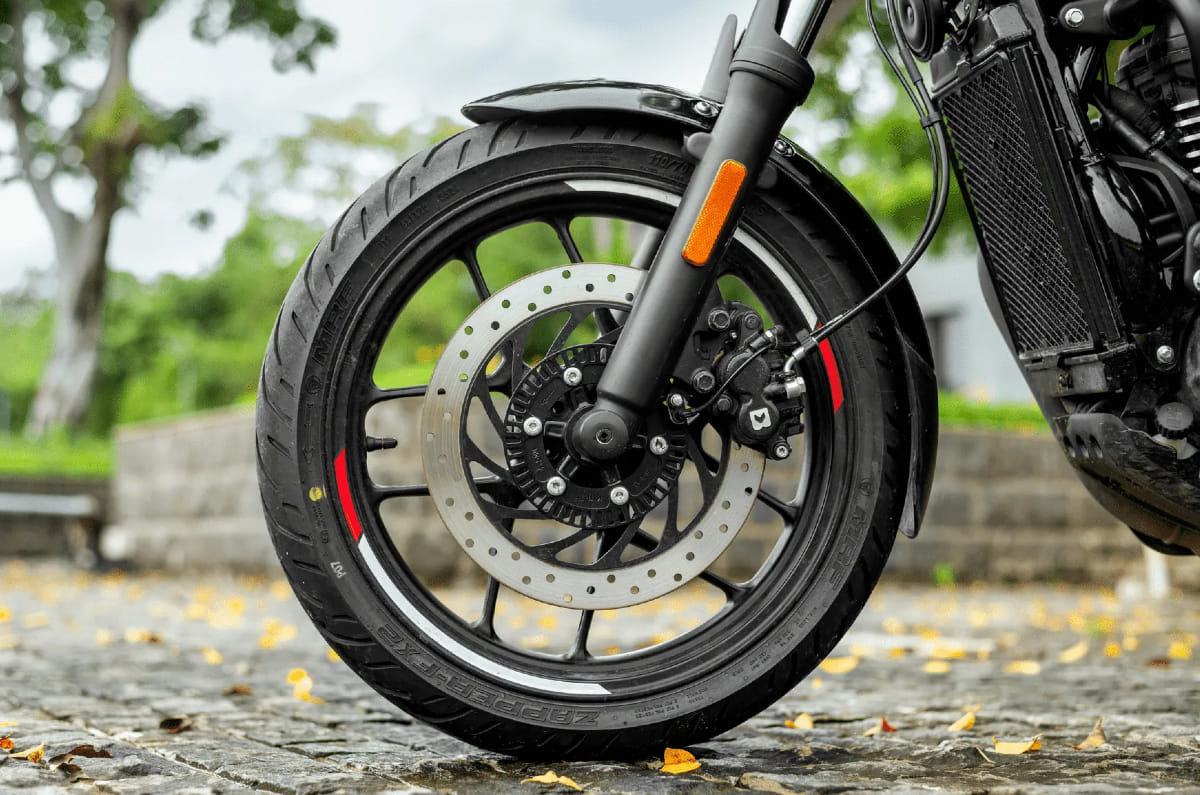 3 reasons to buy the Triumph Speed T4 and 2 to skip