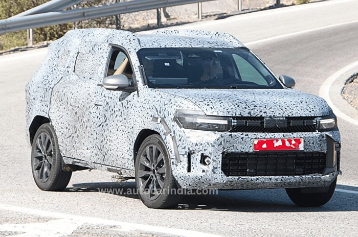 New Renault 7-seater SUV spied