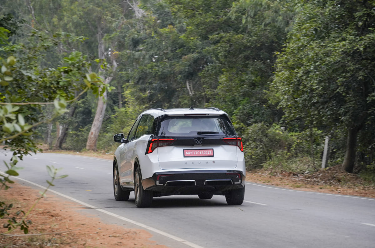 Mahindra XEV 9S rear left side driving on road