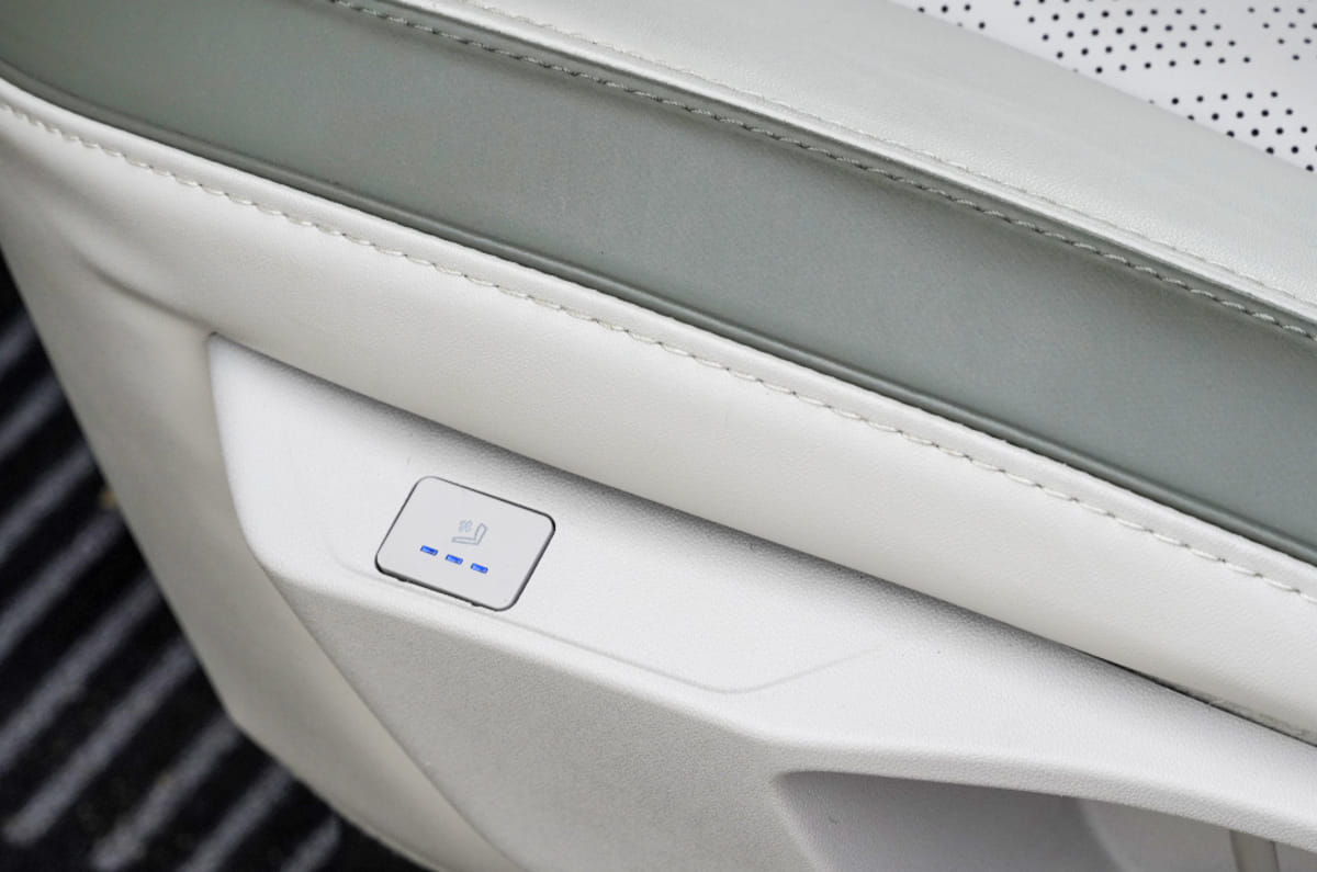 Mahindra XEV 9S ventilated seats