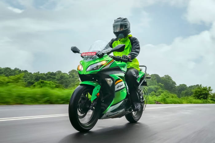 3 reasons to buy the 2025 Kawasaki Ninja 300 and 2 to skip it