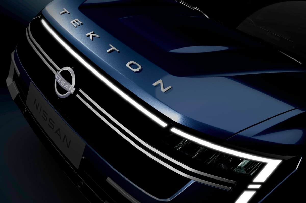 Nissan Tekton bonnet and badge