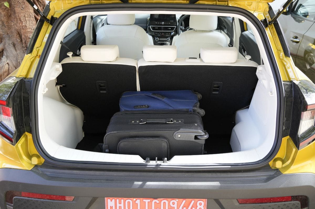 Mahindra XUV 3XO boot