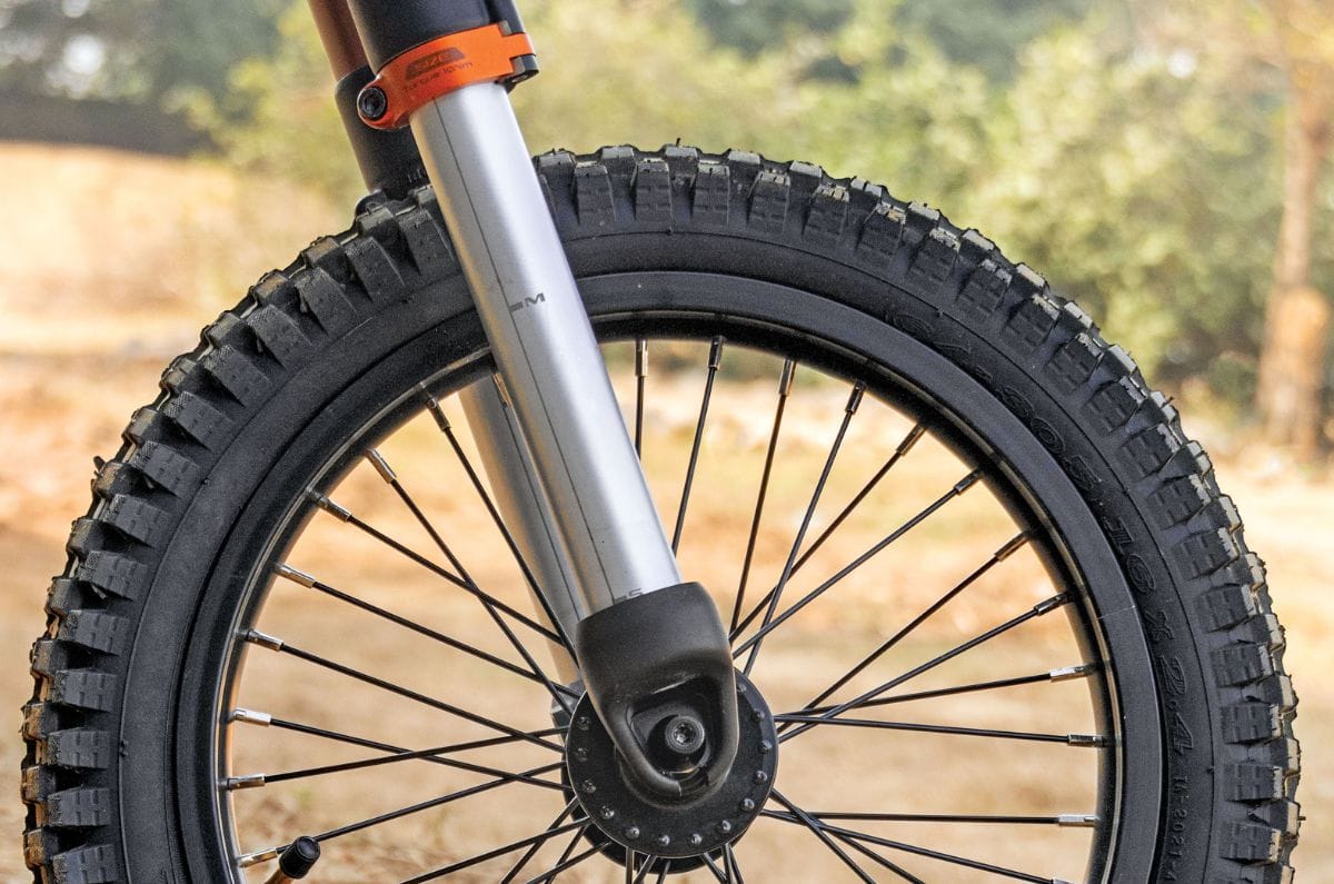 Vida Dirt.E K3 front suspension