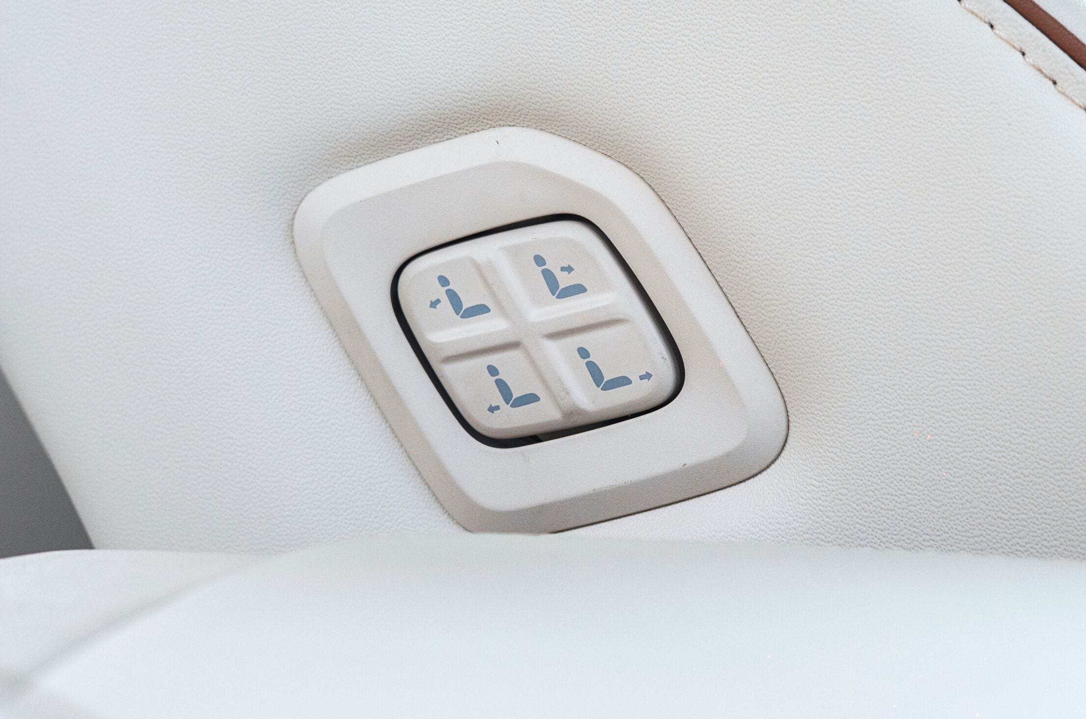 Mahindra XUV 7XO boos mode