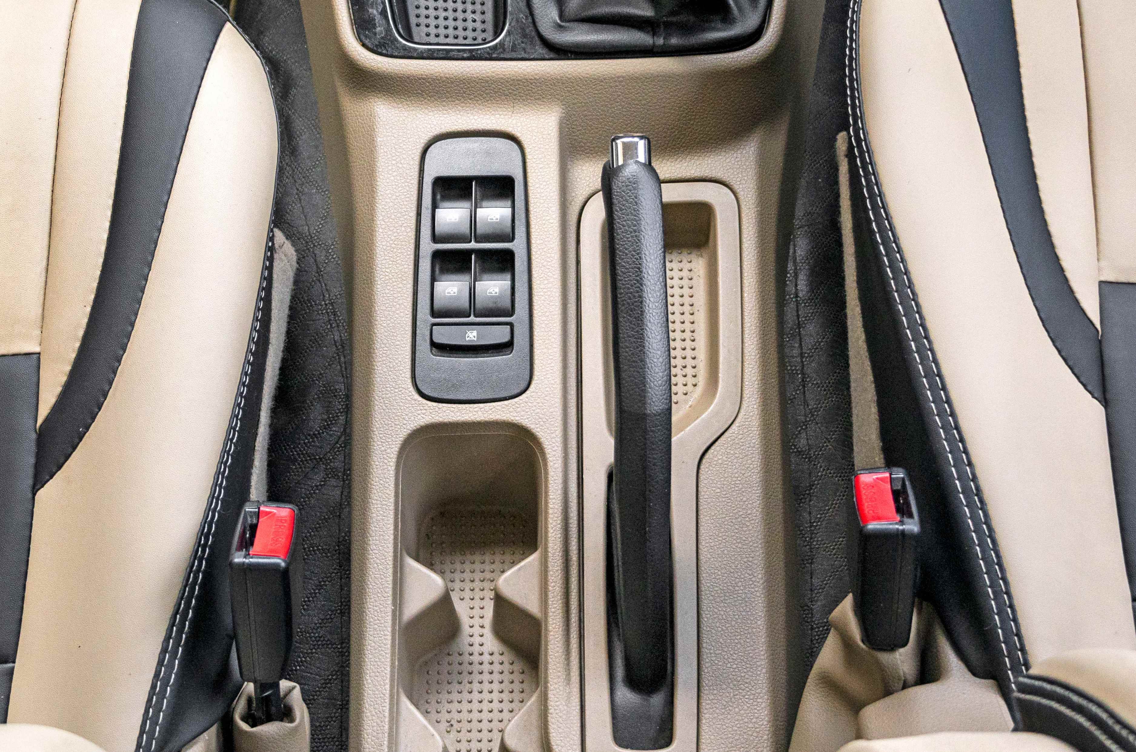 Mahindra Bolero Neo Plus review power window switches in centre console