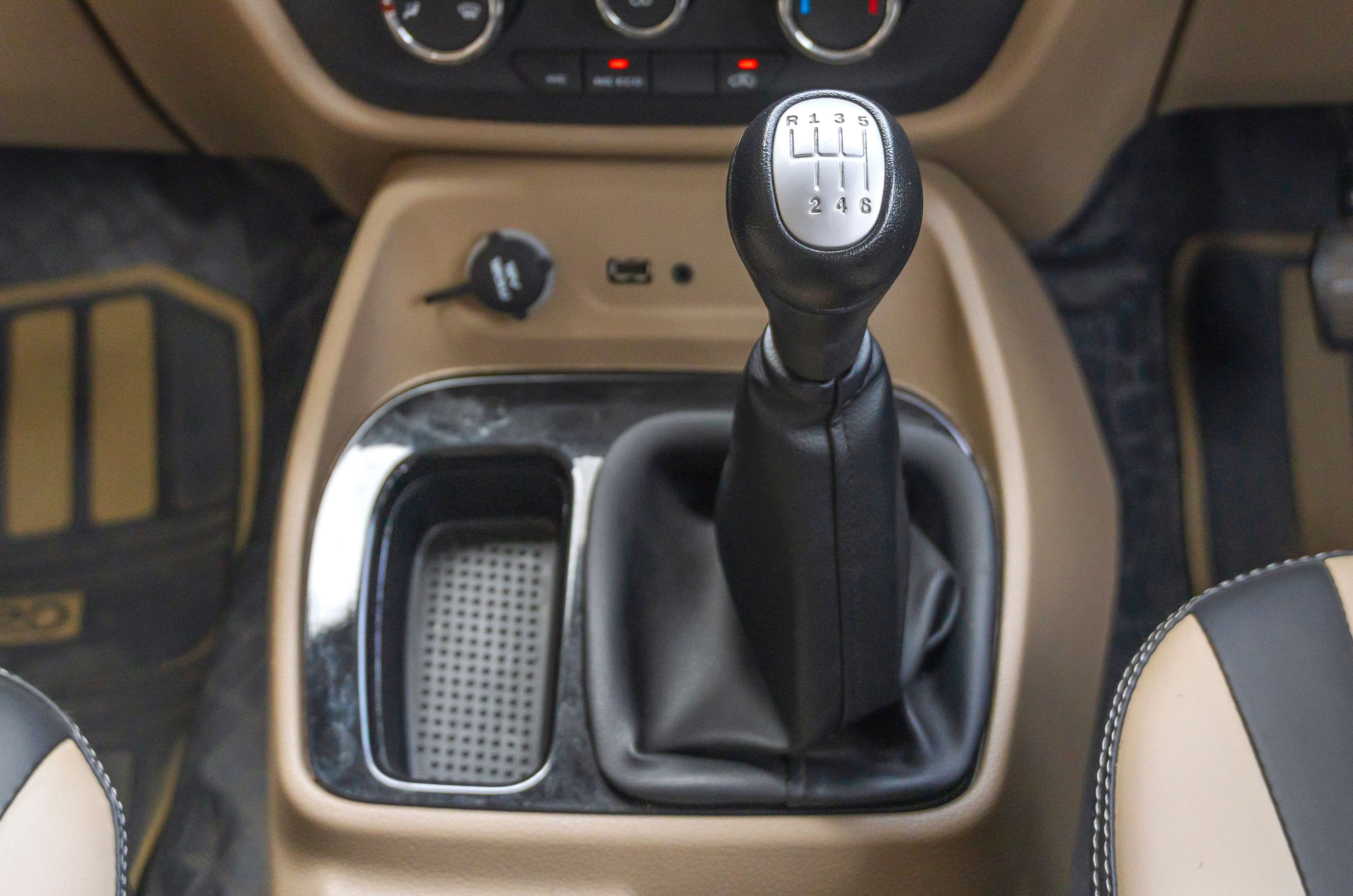 Mahindra Bolero Neo Plus review gear knob