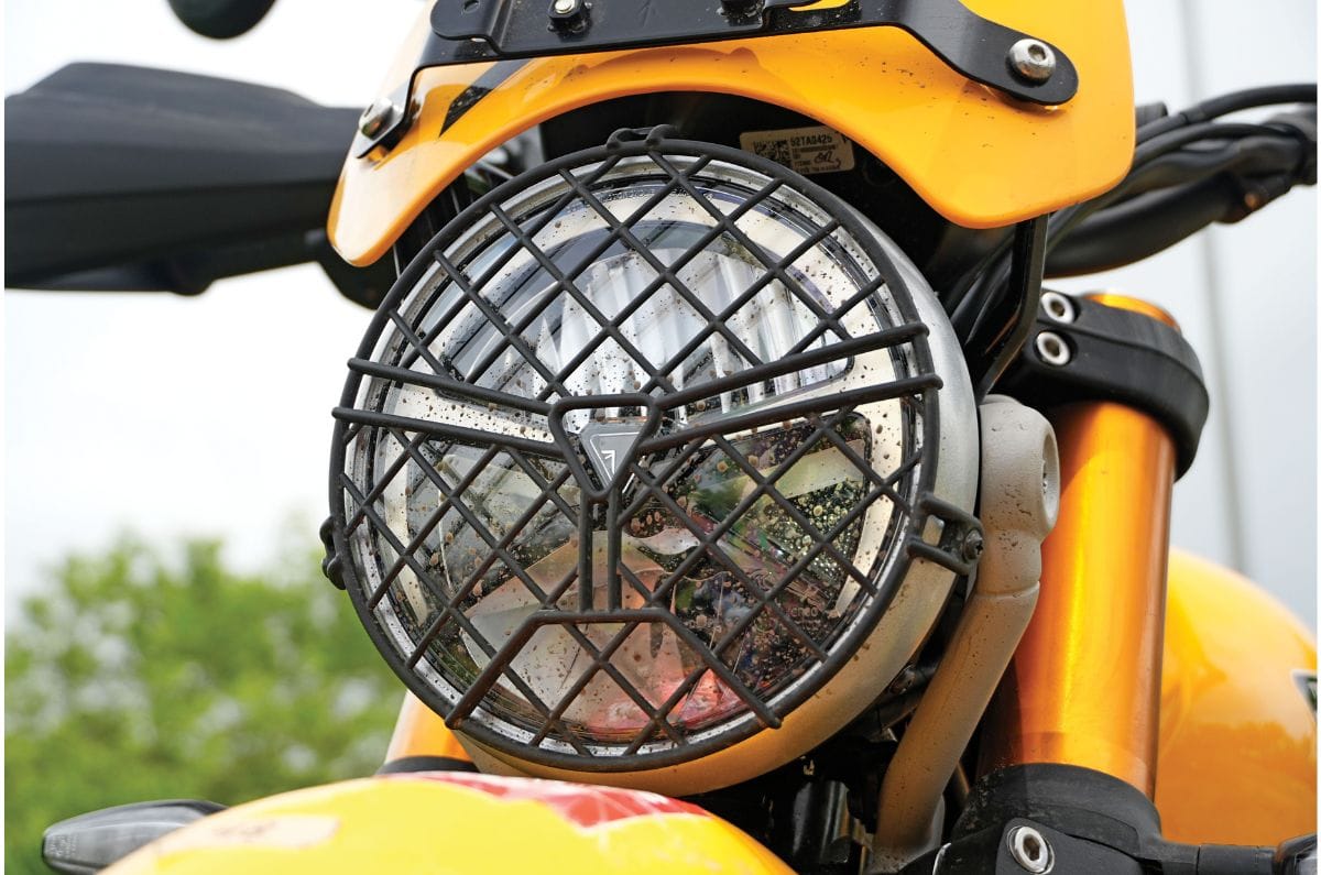 Triumph Scrambler 400 XC headlight