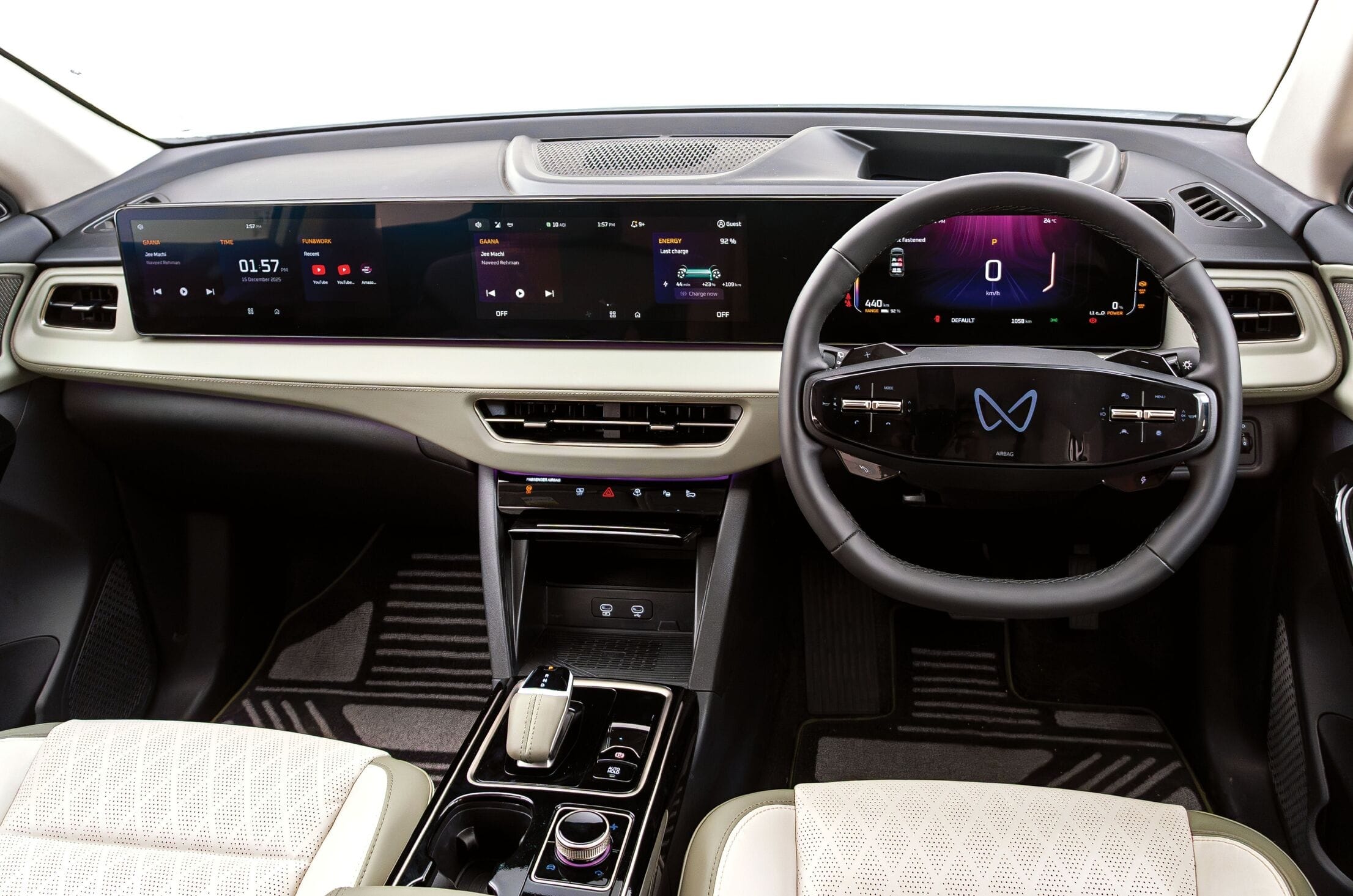 Mahindra XEV 9S interior