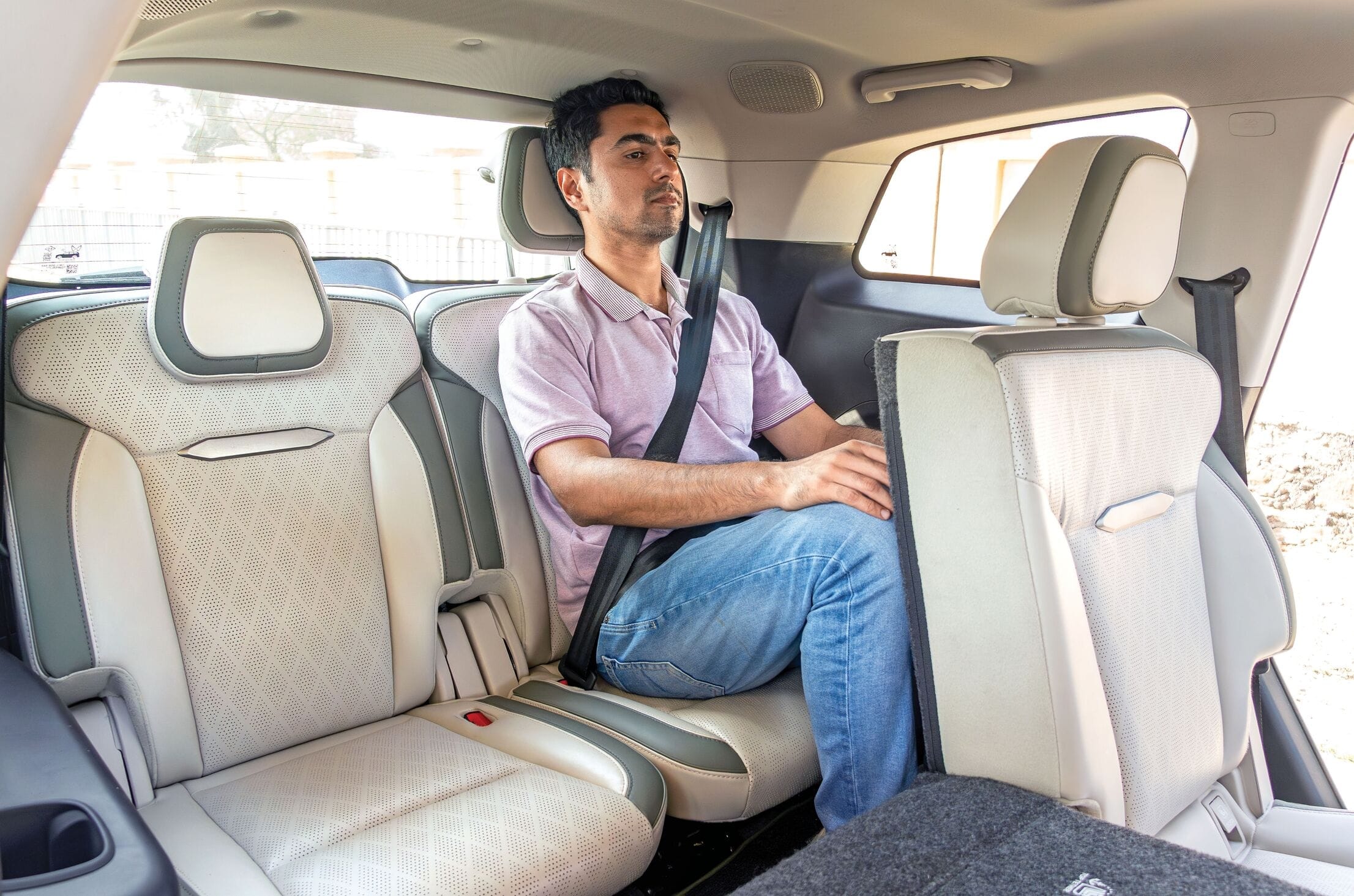 Mahindra XEV 9S third row seats