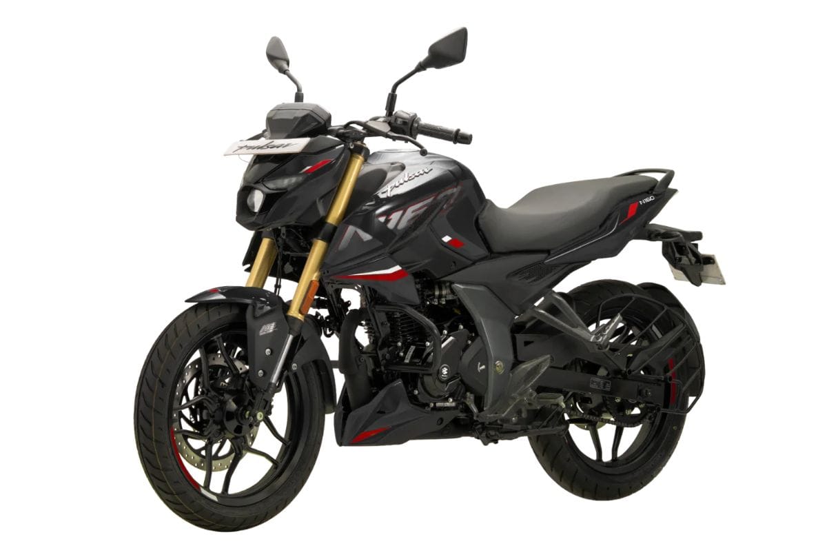Bajaj Pulsar N160 black front left side static in studio