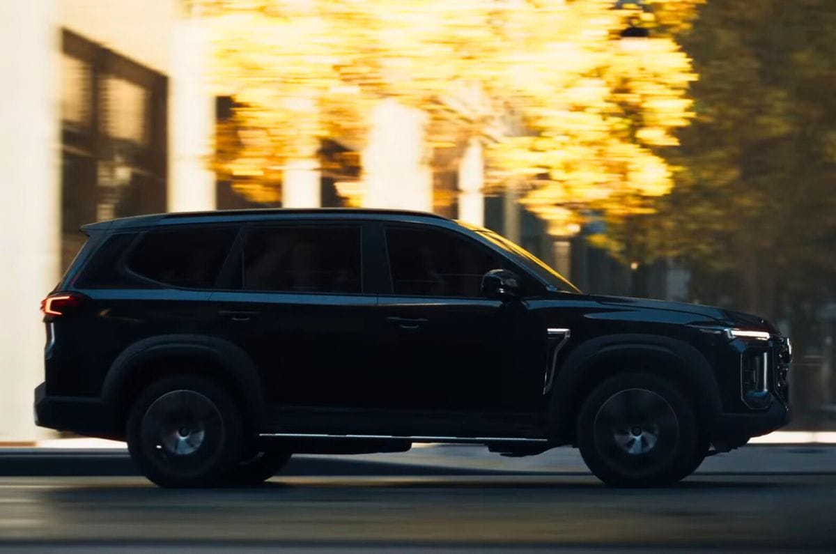 MG Majestor side profile