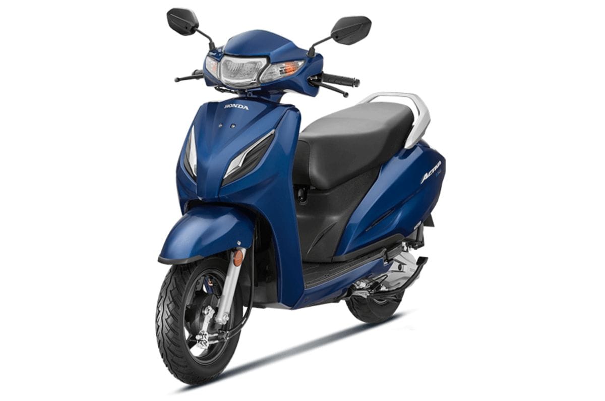 Honda Activa 110 H-Smart left front side static in studio