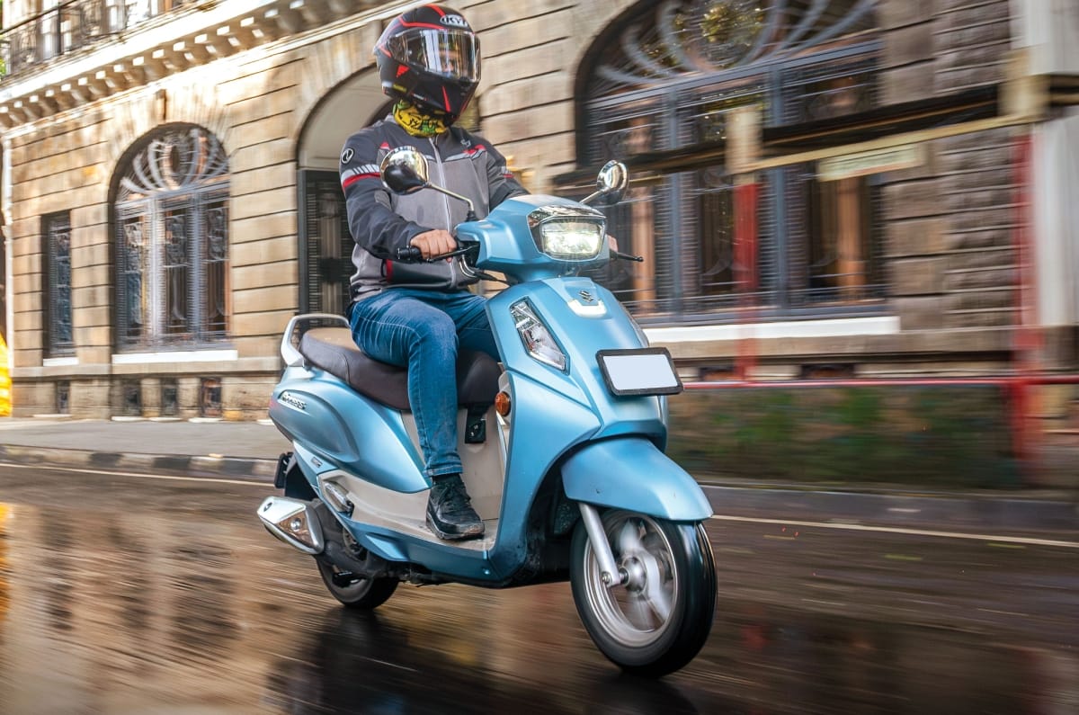 Suzuki Access 125 on road