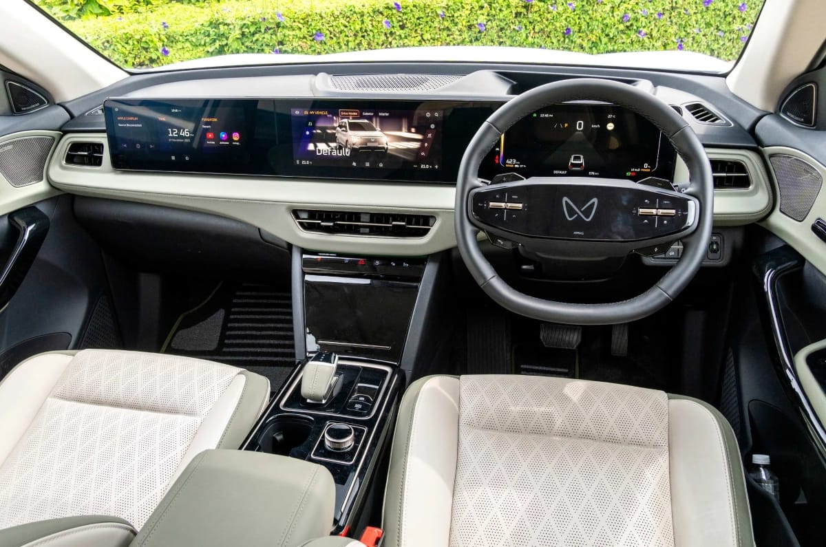 Mahindra XEV 9S interior and dashboard