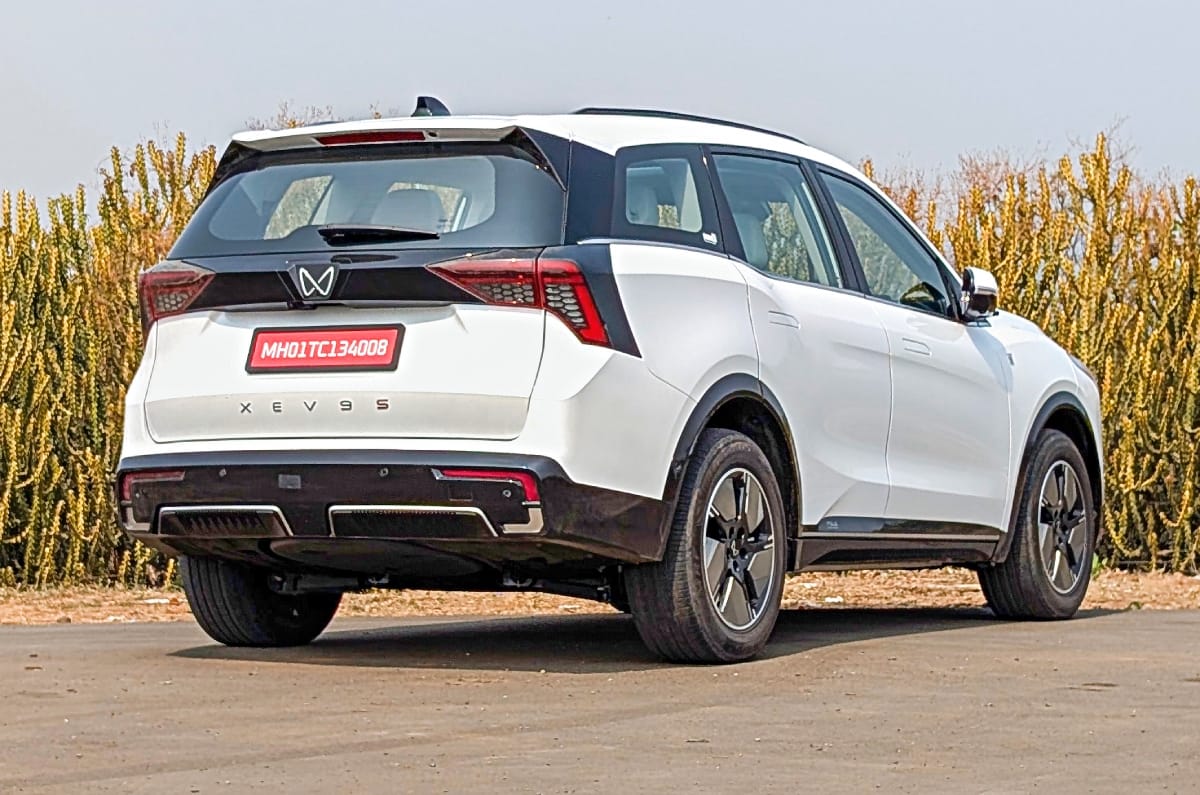 Mahindra XEV 9S rear static