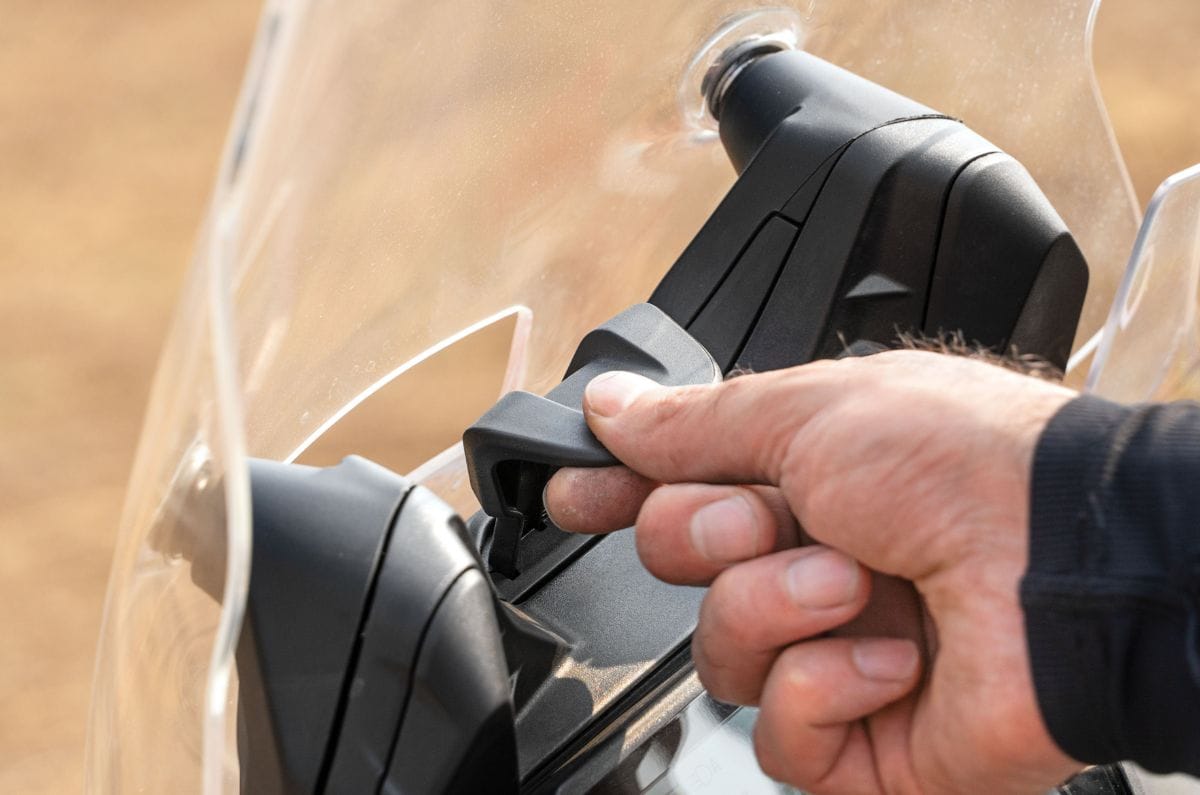 Ducati Multistrada V2 S visor mechanism