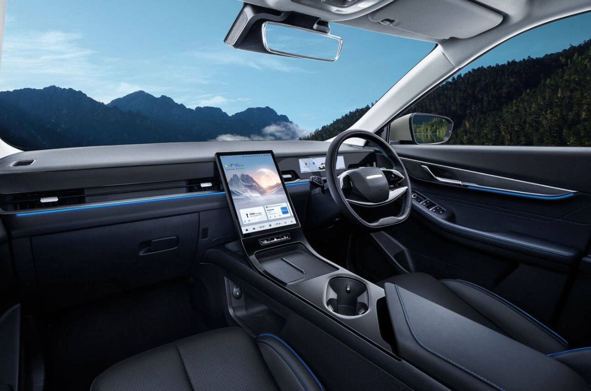 JSW Motors’s Jaecoo J5-based electric SUV spied testing in India